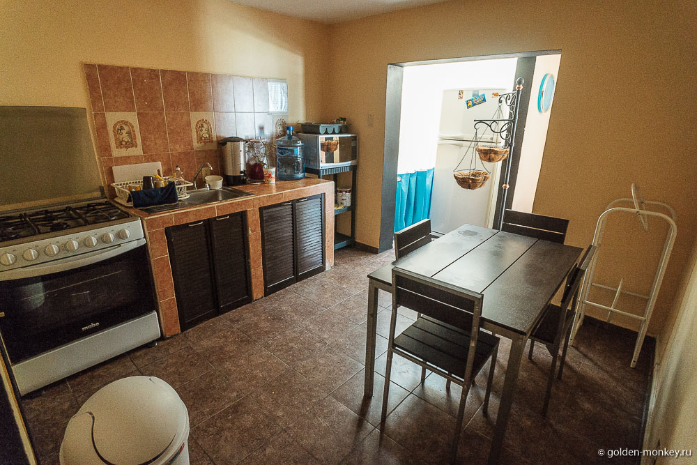 Канкун, бюджетный Hostel Laurel, общая кухня Канкун, бюджетный Hostel Laurel, общая кухня