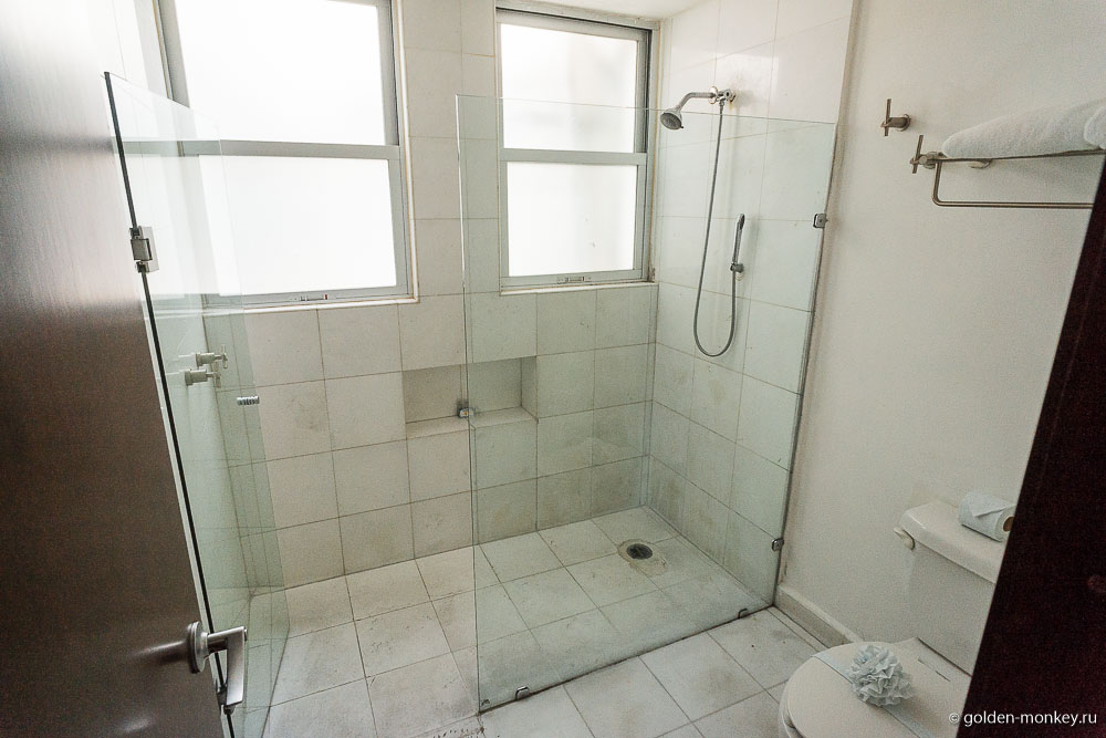 Канкун, Hostel Mundo Joven Cancun, душевая Канкун, Hostel Mundo Joven Cancun, душевая