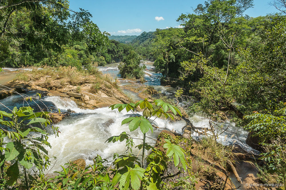 Паленке, панорамный вид в парке Агуа-Асуль Паленке, панорамный вид в парке Агуа-Асуль