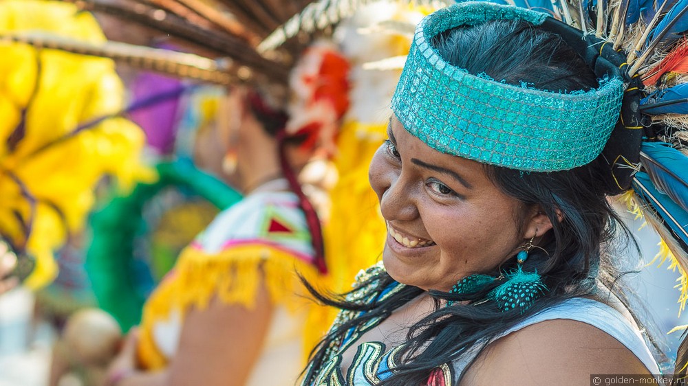 Мехико, парад в честь Марии Гваделупской, индейцы Мехико, парад в честь Марии Гваделупской, индейцы