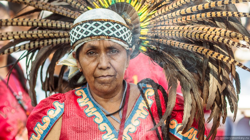 Мехико, парад в честь Марии Гваделупской, индейцы Мехико, парад в честь Марии Гваделупской, индейцы