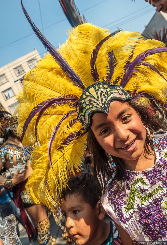 Мехико, парад в честь Марии Гваделупской, индейцы Мехико, парад в честь Марии Гваделупской, индейцы