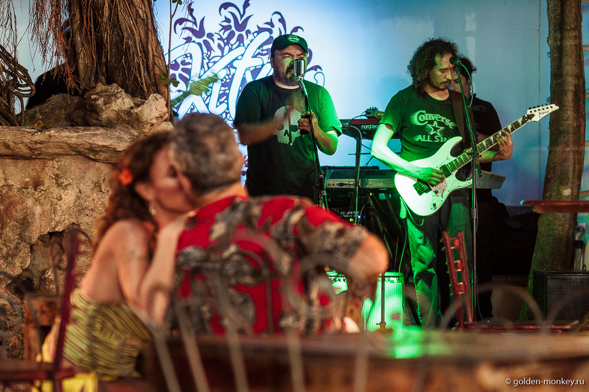 Плайя-дель-Кармен, ресторан на Пятой авеню с живой музыкой Плайя-дель-Кармен, ресторан на Пятой авеню с живой музыкой