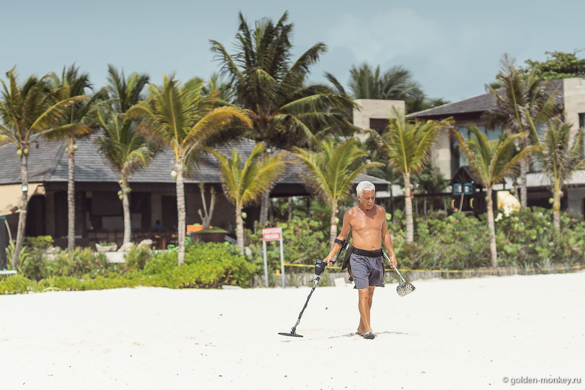 Плайя-дель-Кармен, поиск драгоценностей на пляже Плайя-дель-Кармен, поиск драгоценностей на пляже