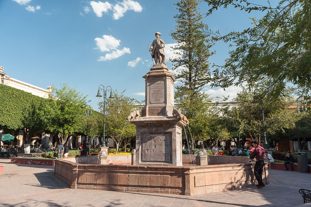 Сантьяго-де-Керетаро, площадь Армас Сантьяго-де-Керетаро, площадь Армас