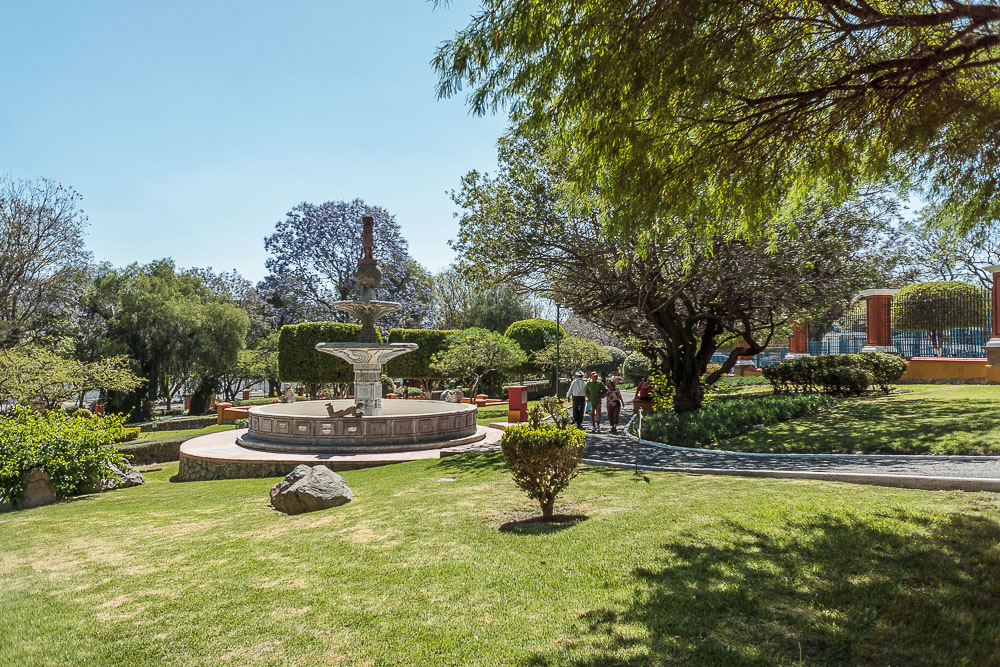 Сантьяго-де-Керетаро, Серро-де-Лас-Кэмпанас Сантьяго-де-Керетаро, Серро-де-Лас-Кэмпанас