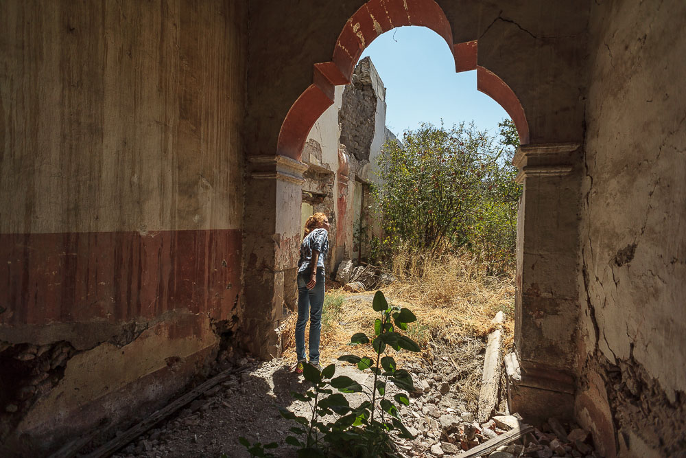 Сантьяго-де-Керетаро, заросший дворик Сантьяго-де-Керетаро, заросший дворик