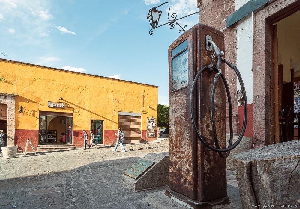 Сан-Мигель-де-Альенде, бензоколонка Сан-Мигель-де-Альенде, бензоколонка