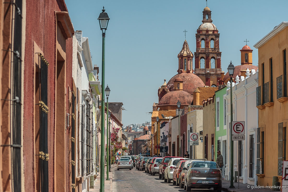 Керетаро, одна из многочисленных церквей Керетаро, одна из многочисленных церквей