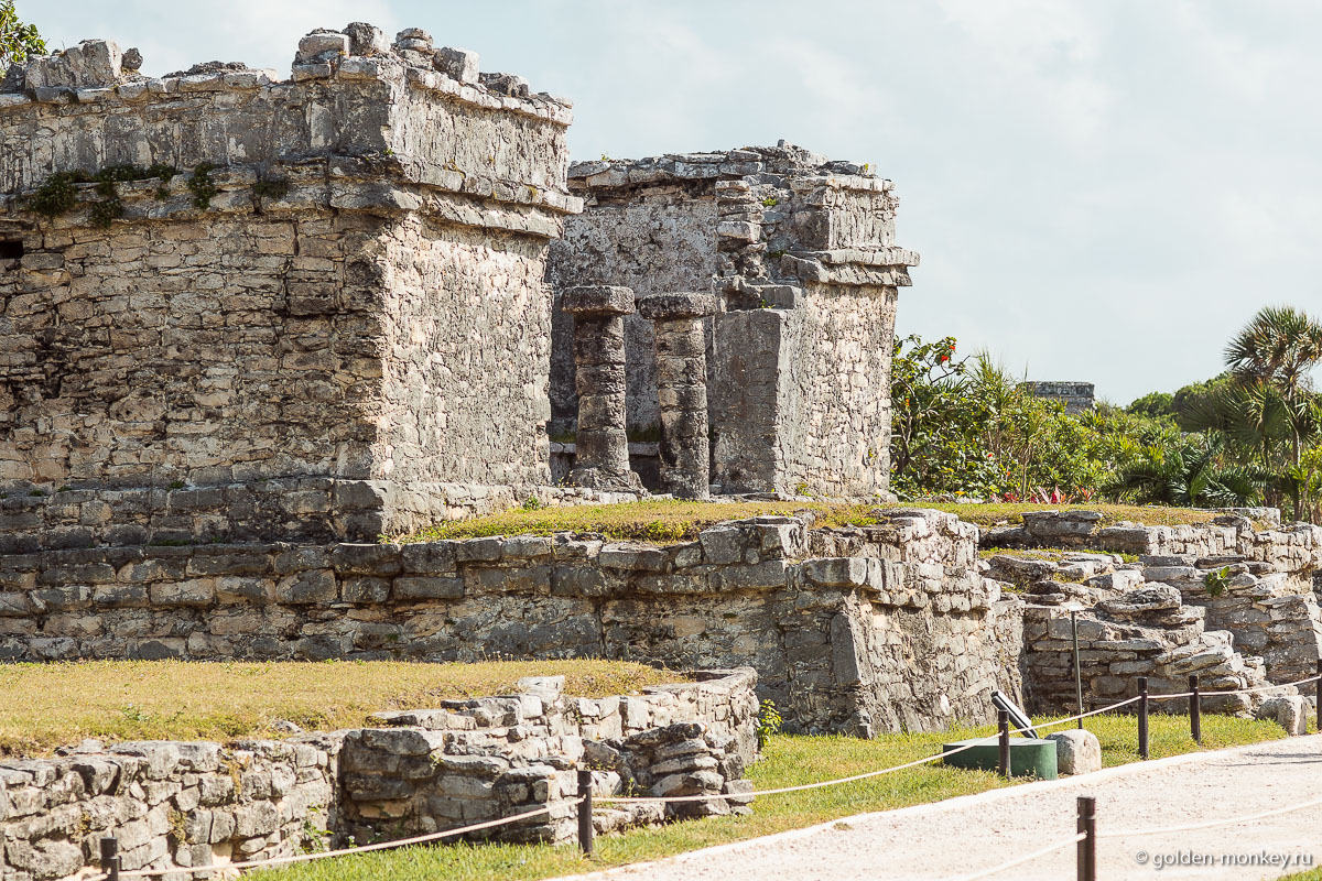 Тулум, огороженное строение Тулум, огороженное строение