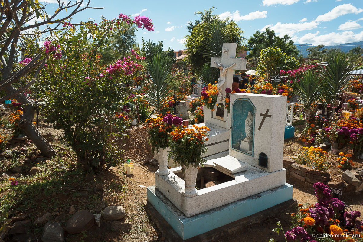 Массивные надгробия Массивные надгробия