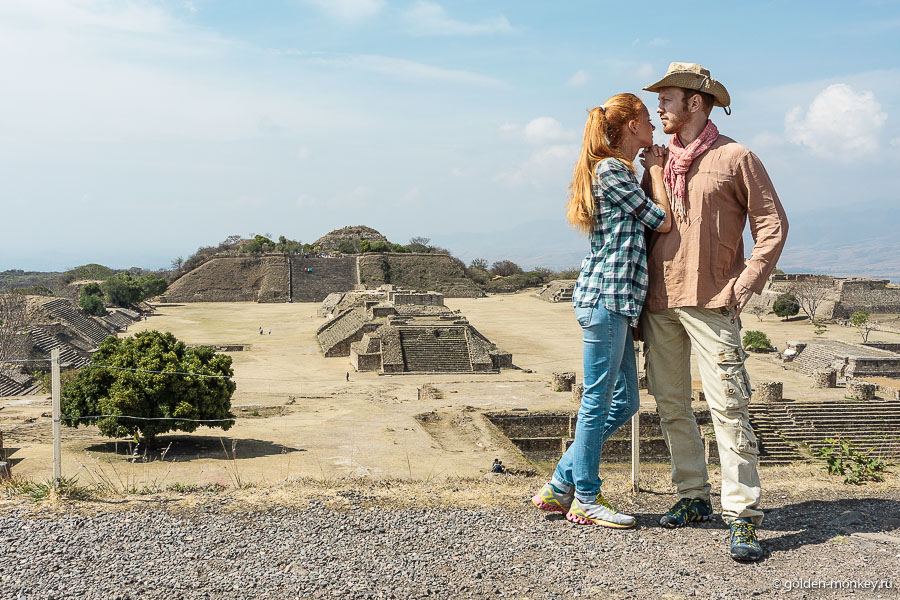 Шеболдасик и Андрюсикс в Монте-Альбане, Мексика. Шеболдасик и Андрюсикс в Монте-Альбане, Мексика.