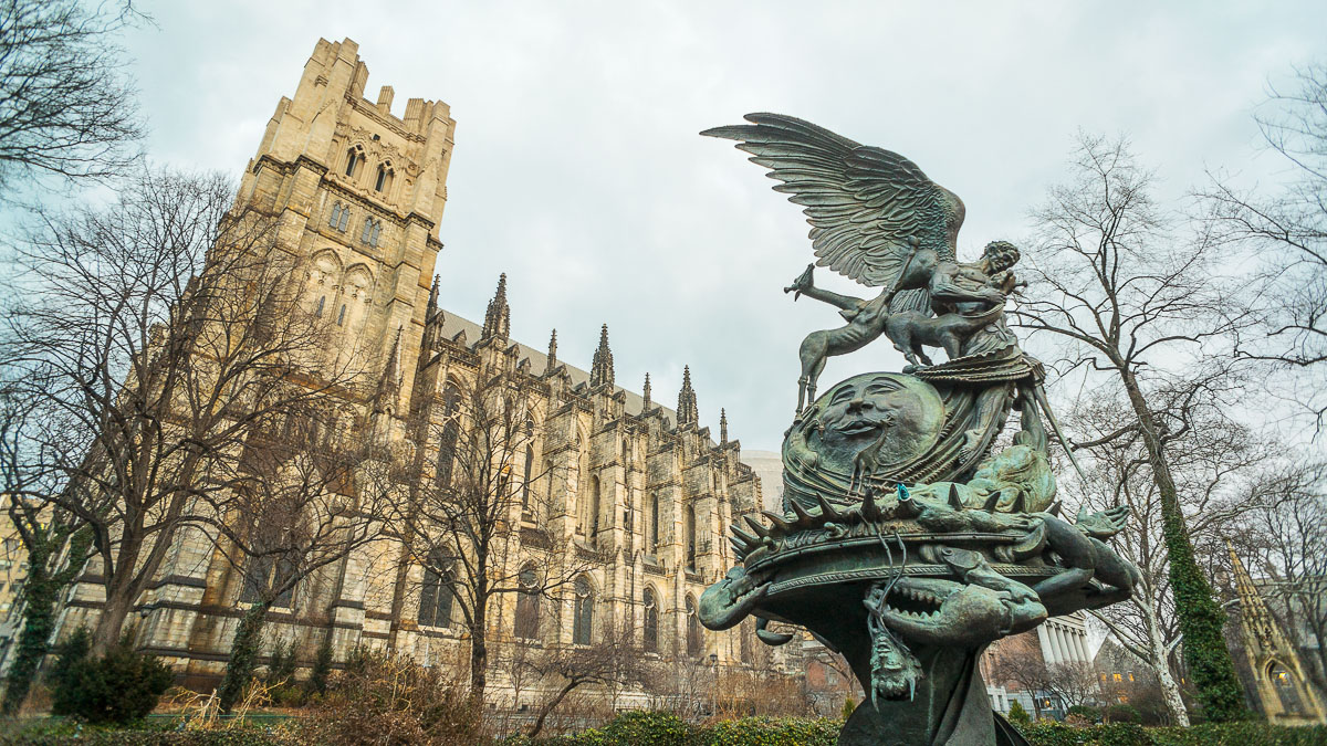 Собор Иоанна Богослова в Нью-Йорке