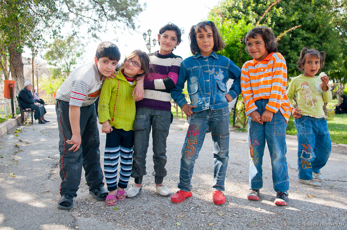 Беззаботные ребятишки в Хаме Беззаботные ребятишки в Хаме