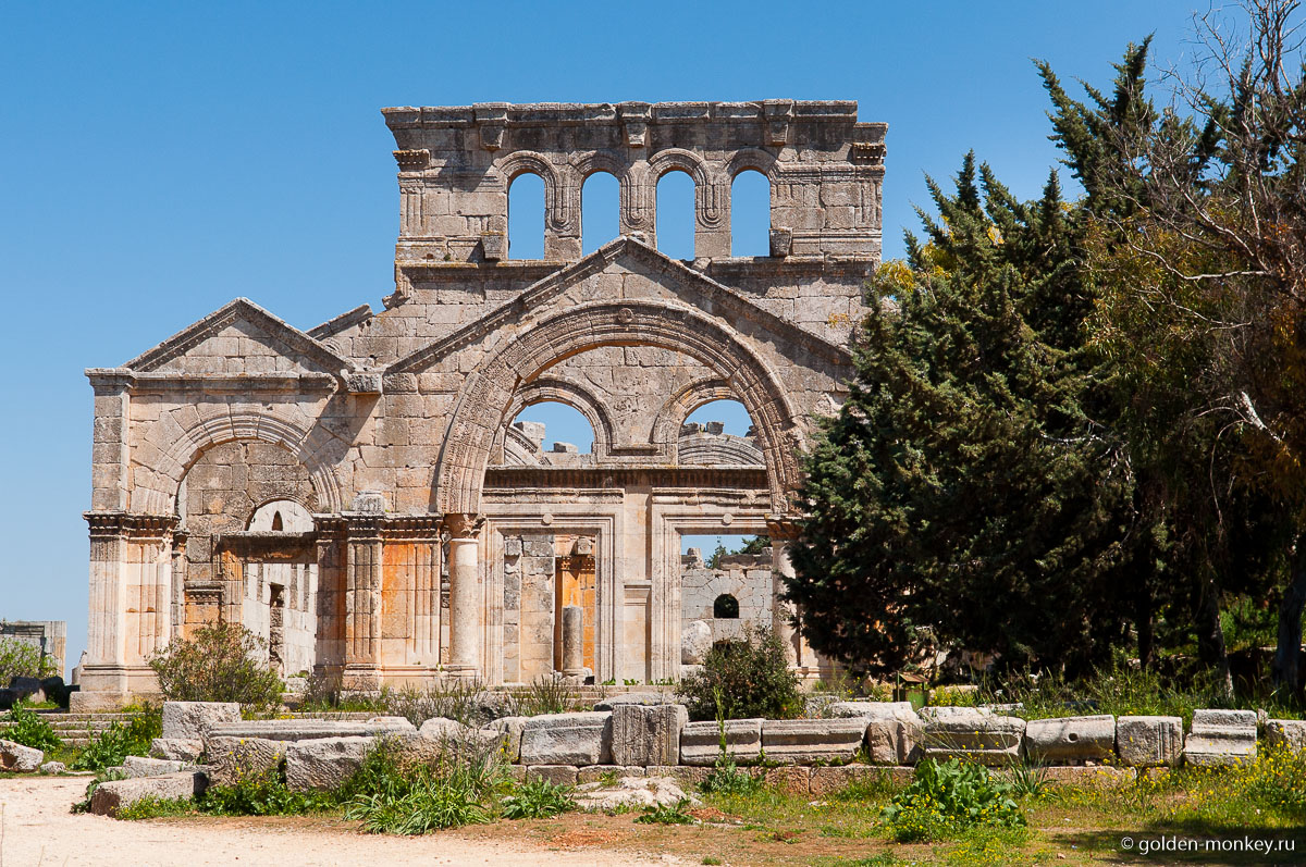 Храм в Сан-Симеоне, где некогда обитал Симеон Столпник Храм в Сан-Симеоне, где некогда обитал Симеон Столпник