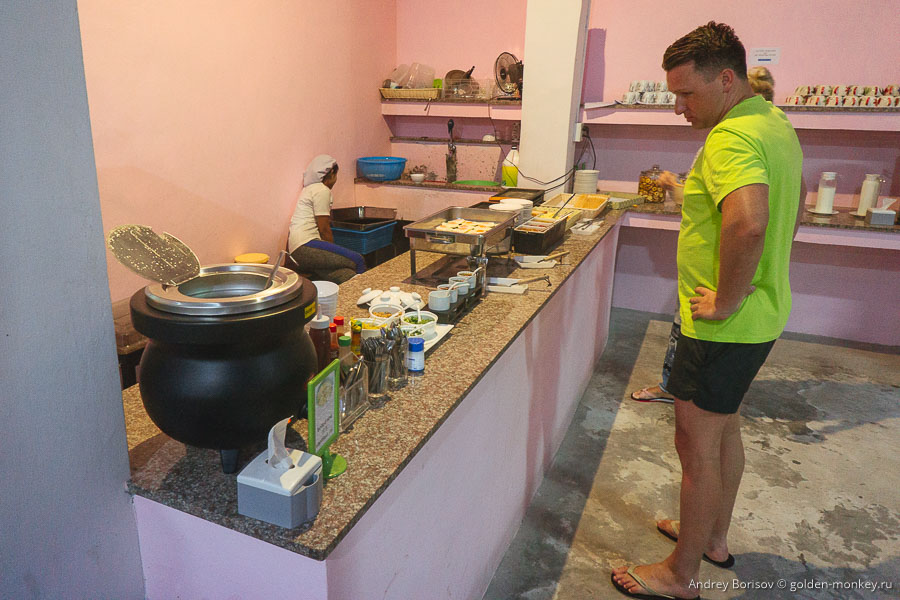 А-ля шведский стол. Небольшой такой, но вполне себе шведский — для завтрака самое оно. А-ля шведский стол. Небольшой такой, но вполне себе шведский — для завтрака самое оно.