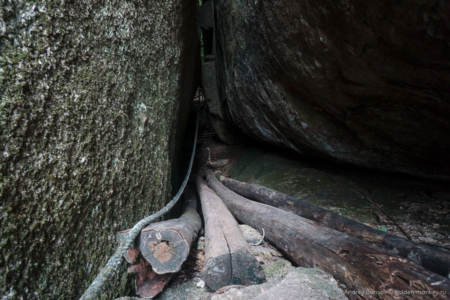 А теперь аккуратненько на полусогнутых… А теперь аккуратненько на полусогнутых…