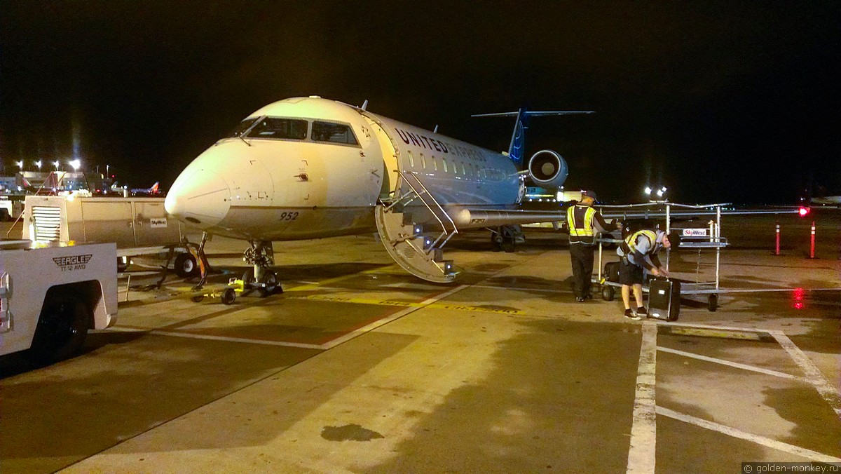 Самолет United Airlines Самолет United Airlines