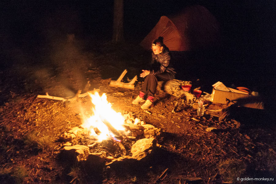 Вечером очень хотелось развести костер, да побольше, потому что было очень холодно. Меж тем был всего лишь конец августа. Вечером очень хотелось развести костер, да побольше, потому что было очень холодно. Меж тем был всего лишь конец августа.