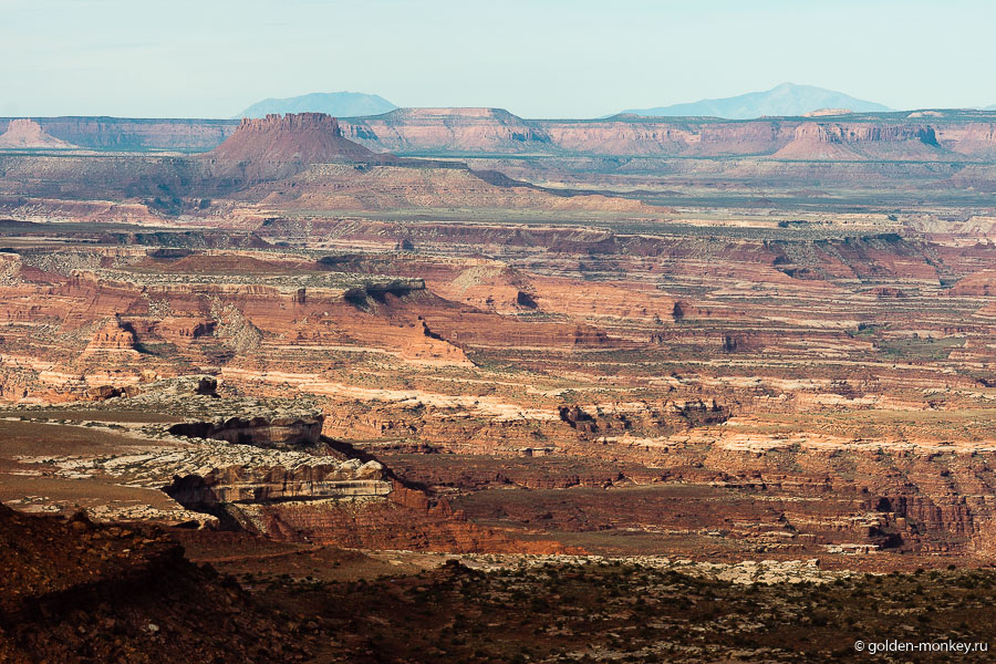Пейзаж в Island in the Sky, национальный парк Каньонлендс, Юта, США. Пейзаж в Island in the Sky, национальный парк Каньонлендс, Юта, США.