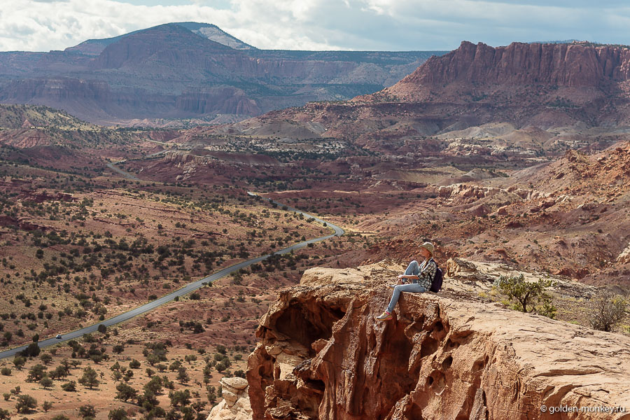 Можете сами оценить весь масштаб происходящего вокруг. В голове невольно то и дело всплывала фраза: «А дорога серою лентою вьется…» Можете сами оценить весь масштаб происходящего вокруг. В голове невольно то и дело всплывала фраза: «А дорога серою лентою вьется…»