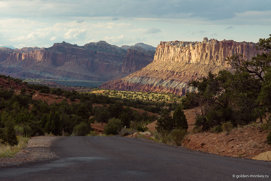 Пейзажи Scenic Drive, парка Капитол-Риф, Юта, США. Пейзажи Scenic Drive, парка Капитол-Риф, Юта, США.