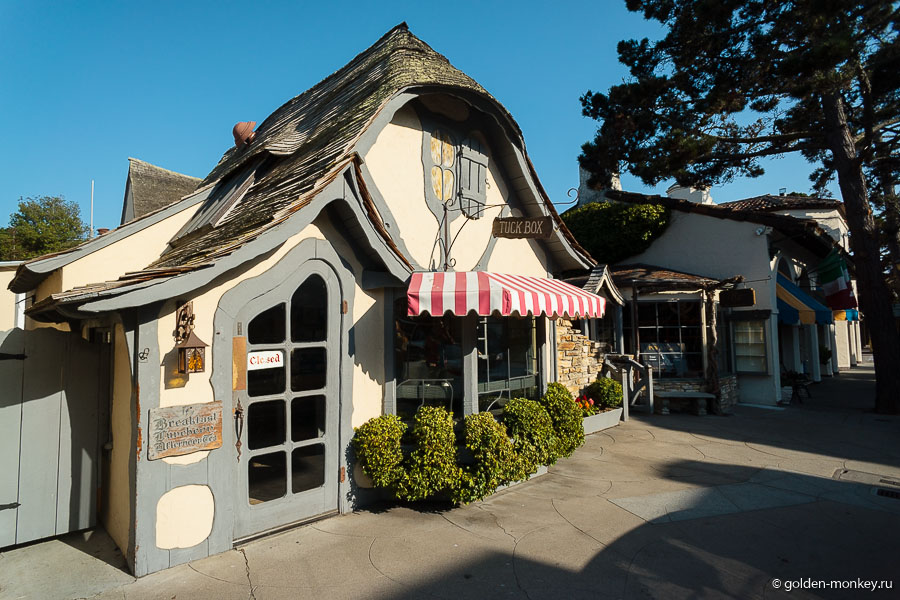 Свой облик городок приобрел еще в начале двадцатого века, когда, он собственно, и был основан. К строительству руку приложили основавшиеся здесь поэты, художники и прочие писатели, не обделенные вкусом и чувством прекрасного. Свой облик городок приобрел еще в начале двадцатого века, когда, он собственно, и был основан. К строительству руку приложили основавшиеся здесь поэты, художники и прочие писатели, не обделенные вкусом и чувством прекрасного.