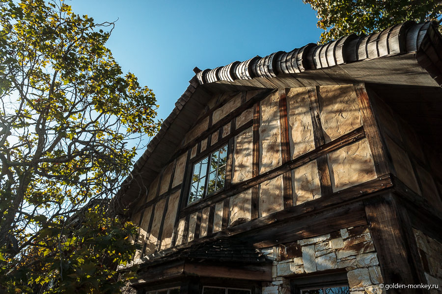 Думаю, в Кармеле стоит остановиться хотя бы на день, чтобы успеть неспеша заглянуть во все его уголки. Думаю, в Кармеле стоит остановиться хотя бы на день, чтобы успеть неспеша заглянуть во все его уголки.