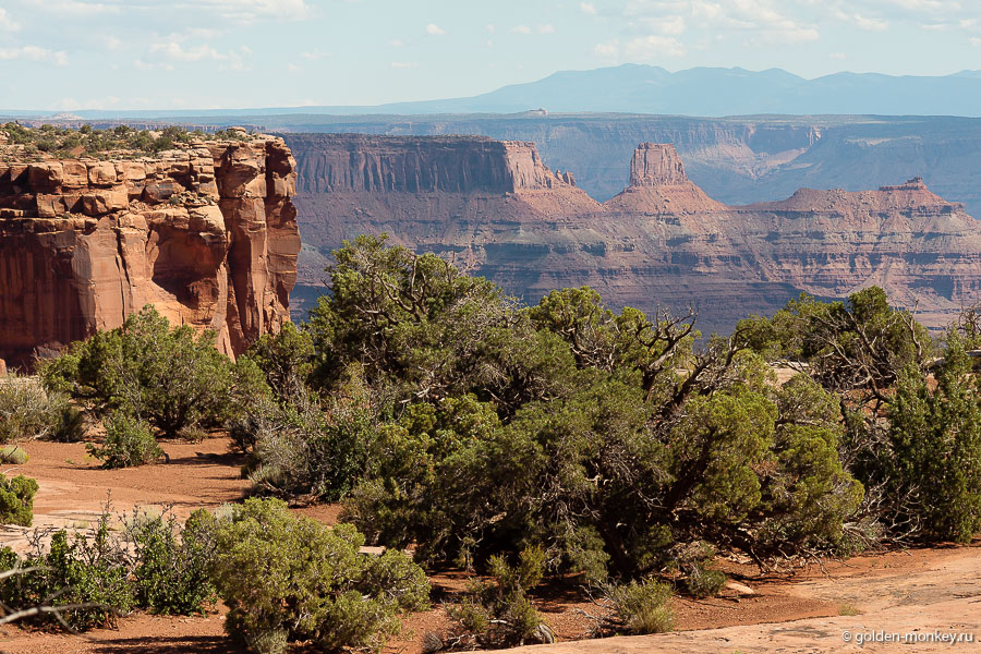 Как же мне нравятся такие многослойные пейзажи, в которых просматривается сразу несколько планов! Как же мне нравятся такие многослойные пейзажи, в которых просматривается сразу несколько планов!