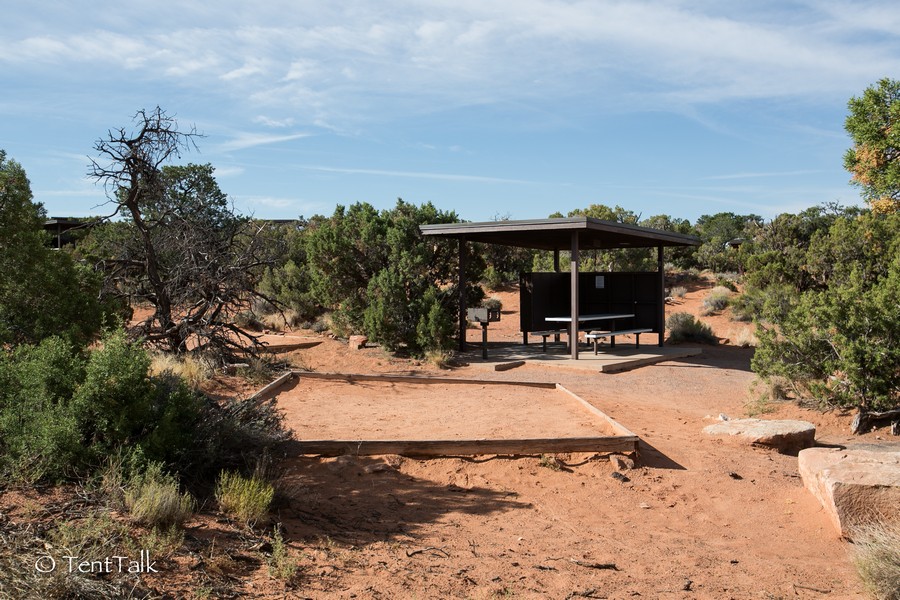 Место под палатку в кемпинге Kayenta Campground в парке Мертвой Лошади. Фото с сайта wallpart.com. Место под палатку в кемпинге Kayenta Campground в парке Мертвой Лошади. Фото с сайта wallpart.com.