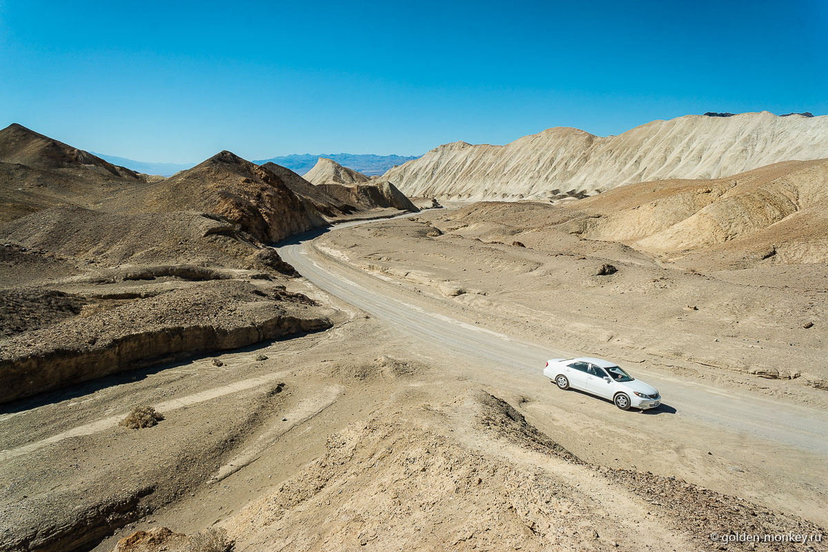 Дорога внутри каньона Двадцати Мулов Дорога внутри каньона Двадцати Мулов
