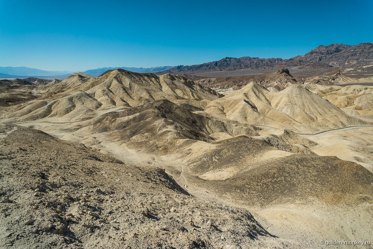 Выжженные солнцем холмы Выжженные солнцем холмы