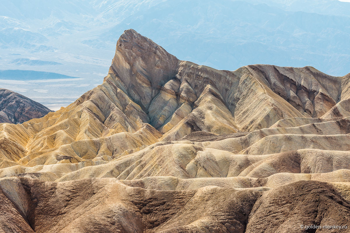 Гора Manly Beacon («Мужественный маяк») – ключевая фигура Забриски Гора Manly Beacon («Мужественный маяк») – ключевая фигура Забриски