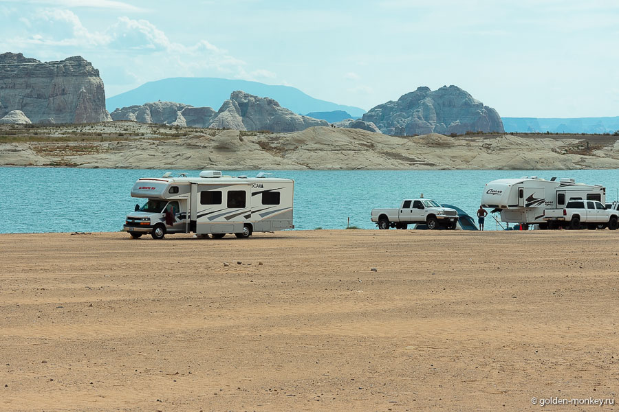 Народ приезжает сюда надолго, чтобы в полной мере насладиться красотой и ощущением свободы Народ приезжает сюда надолго, чтобы в полной мере насладиться красотой и ощущением свободы