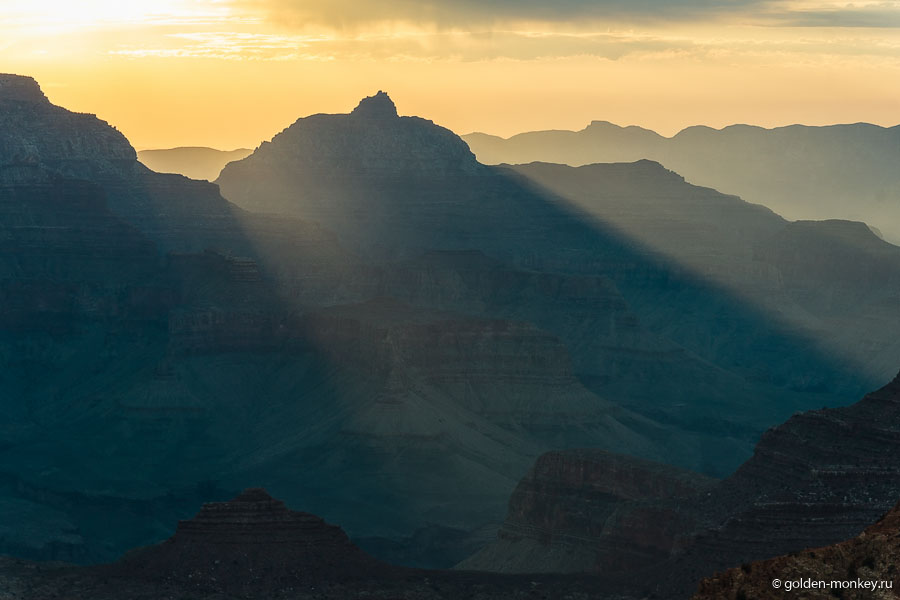 Световые представления порадуют любого фотографа. Утренний туман делает картину еще более загадочной. Световые представления порадуют любого фотографа. Утренний туман делает картину еще более загадочной.
