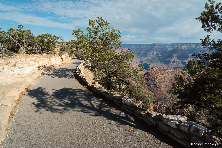 Так выглядит большая часть Рим-Трейла: асфальтированная ровная дорожка, облагороженная со всех сторон, хотя, местами попадаются и привычные протоптанные грунтовые тропинки, которые смотрятся куда более романтично. Есть отдельная трасса для велосипедистов, а местами – обустроенные участки для инвалидов. Над тем, чтобы всем было удобно, организаторы явно постарались. Так выглядит большая часть Рим-Трейла: асфальтированная ровная дорожка, облагороженная со всех сторон, хотя, местами попадаются и привычные протоптанные грунтовые тропинки, которые смотрятся куда более романтично. Есть отдельная трасса для велосипедистов, а местами – обустроенные участки для инвалидов. Над тем, чтобы всем было удобно, организаторы явно постарались.