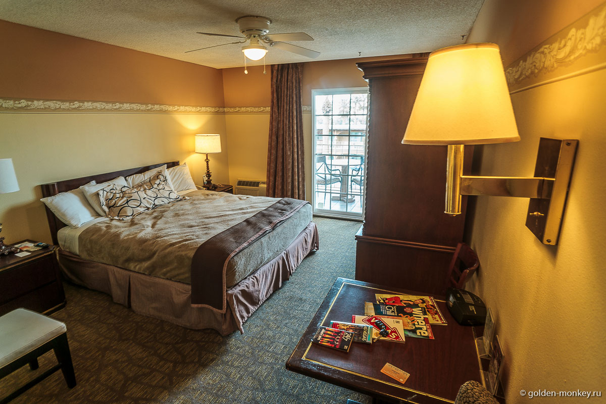 Номер в отеле Ховард-Джонсон-Стрип Номер в отеле Ховард-Джонсон-Стрип