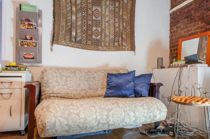 Такую квартиру в нижней, самой респектабельной части Манхэттена можно снять за 75 долларов в сутки. Такую квартиру в нижней, самой респектабельной части Манхэттена можно снять за 75 долларов в сутки.