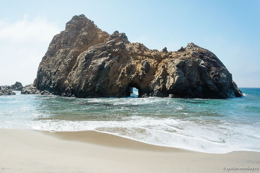 Пляж оказался хоть и симпатичным, но не выдающимся, как ожидалось. Еще больше расстроило то, что за парковку пришлось заплатить 10 долларов, в то время, когда мы и бесплатно уже увидели немало красивых местечек, ничем не уступающих Pfeiffer Beach. Пляж оказался хоть и симпатичным, но не выдающимся, как ожидалось. Еще больше расстроило то, что за парковку пришлось заплатить 10 долларов, в то время, когда мы и бесплатно уже увидели немало красивых местечек, ничем не уступающих Pfeiffer Beach.