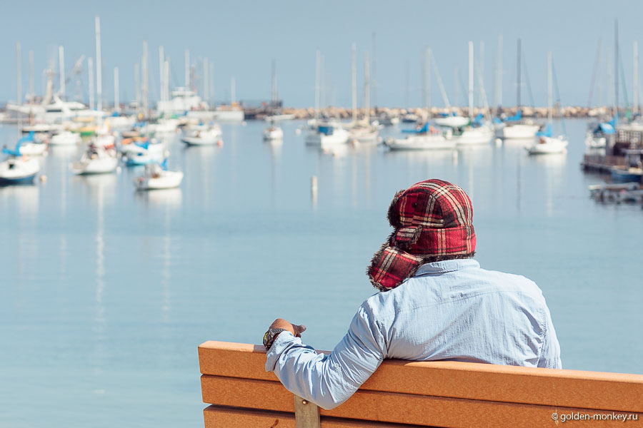 Вид на Тихий океан с набережной в городе Монтерей, Калифорния, США Вид на Тихий океан с набережной в городе Монтерей, Калифорния, США