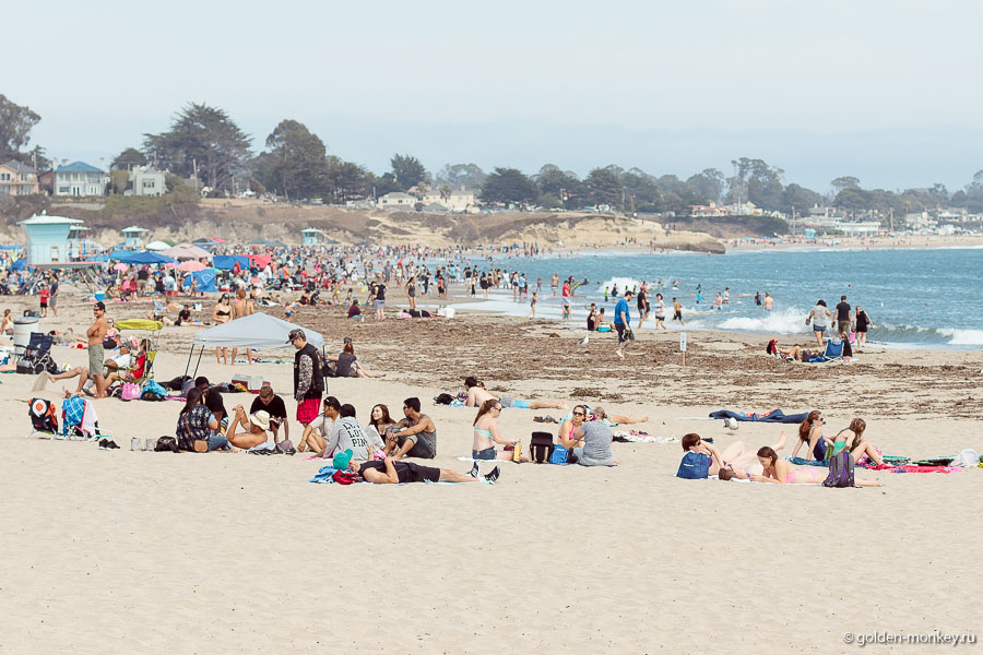 Пляж в городе Санта-Круз, Калифорния, США Пляж в городе Санта-Круз, Калифорния, США
