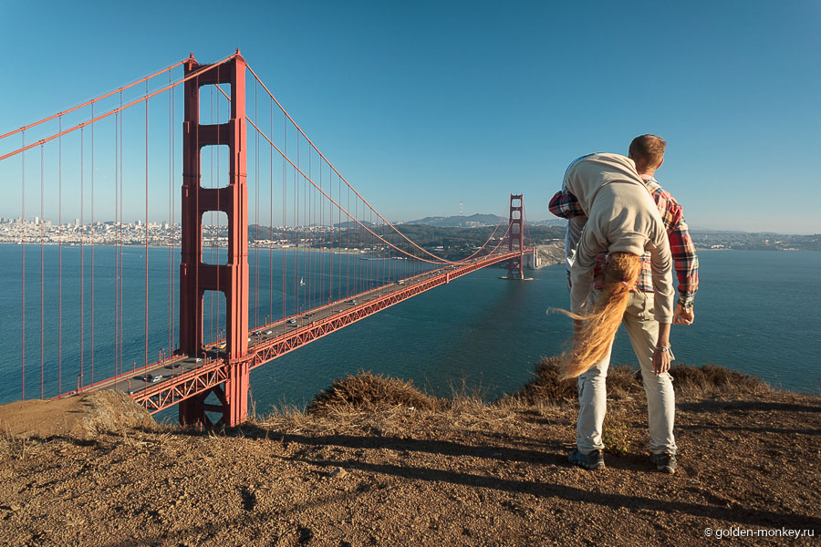 Шеболдасик и Андрюсикс рядом с мостом Золотые Ворота, Сан-Франциско