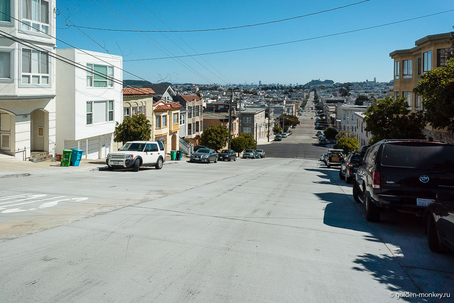 Тихий и спокойный район. Местами кажется, что время и вовсе замерло – ни единого человека, никакого намека на движение. Тихий и спокойный район. Местами кажется, что время и вовсе замерло – ни единого человека, никакого намека на движение.