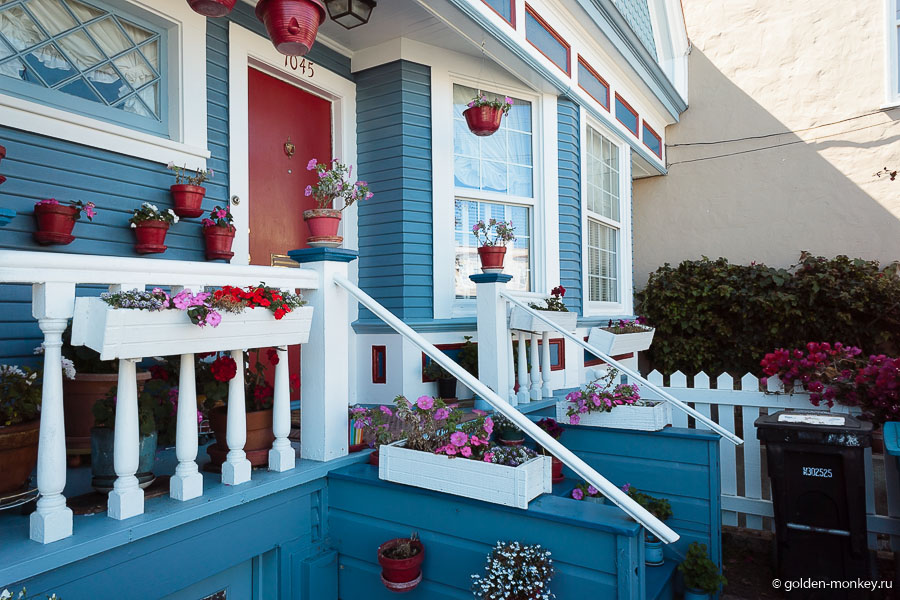 Любопытно рассматривать мелочи, начиная от сочетания цветов, заканчивая декоративными элементами. Вот, что называется «глаз радуется». Любопытно рассматривать мелочи, начиная от сочетания цветов, заканчивая декоративными элементами. Вот, что называется «глаз радуется».