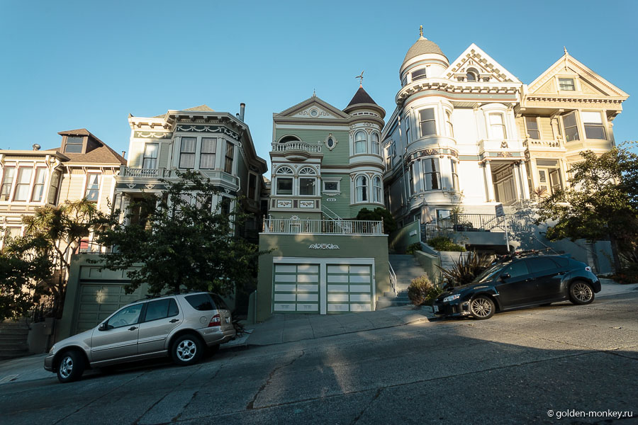 Крутые улочки – визитная карточка Сан-Франциско. И здесь не обошлось без них. Крутые улочки – визитная карточка Сан-Франциско. И здесь не обошлось без них.