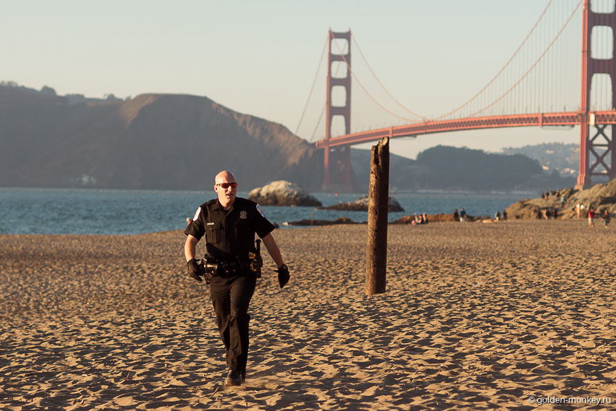 Как водится, картину дополняют колоритные персонажи. Как водится, картину дополняют колоритные персонажи.