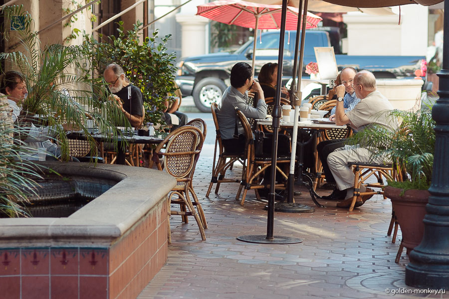 Одна из кафешек в Санта-Барбаре, Калифорния, США. Одна из кафешек в Санта-Барбаре, Калифорния, США.