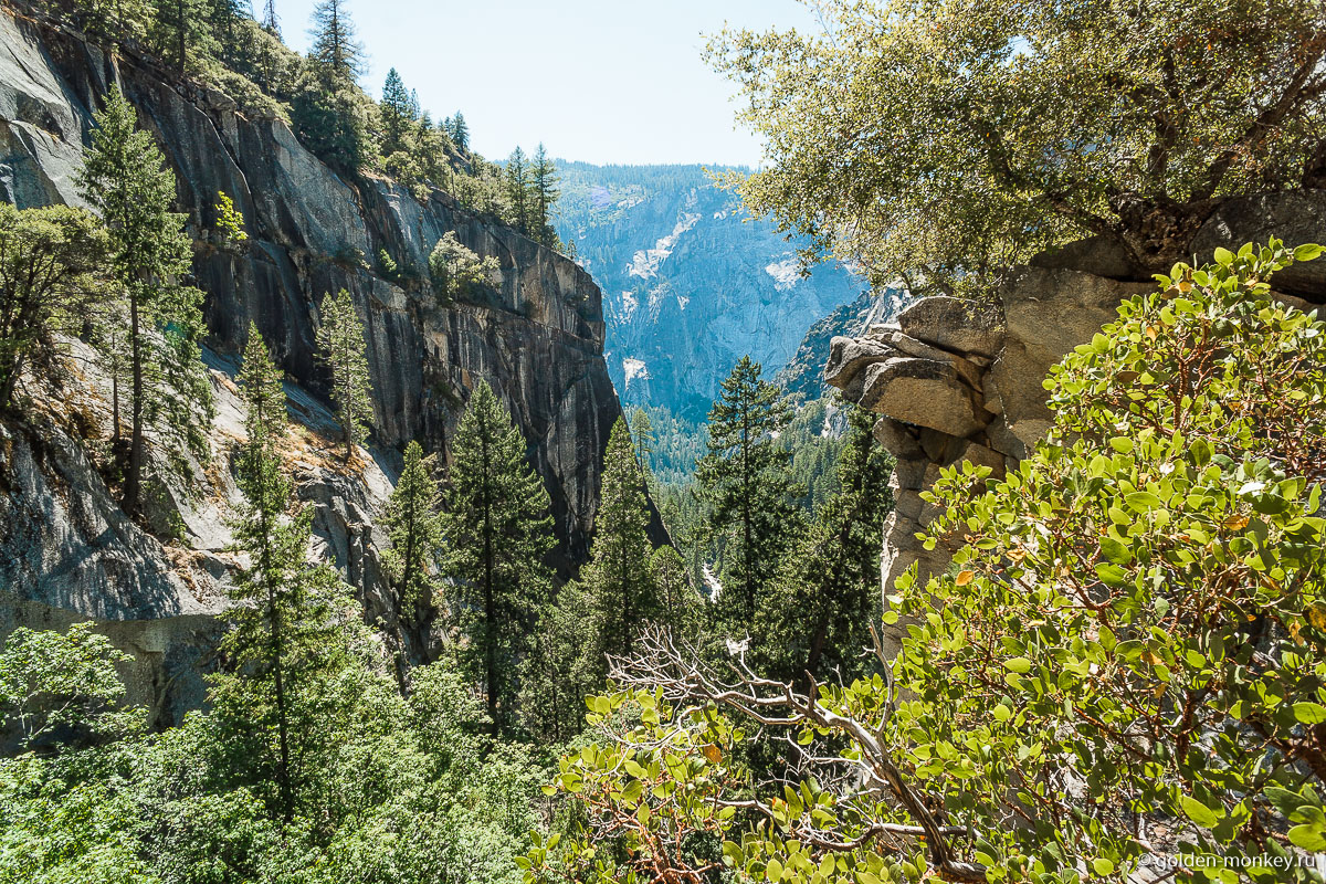 Тропа Джона Мьюра, далее плавно перетекающая в Мист-Трейл Тропа Джона Мьюра, далее плавно перетекающая в Мист-Трейл