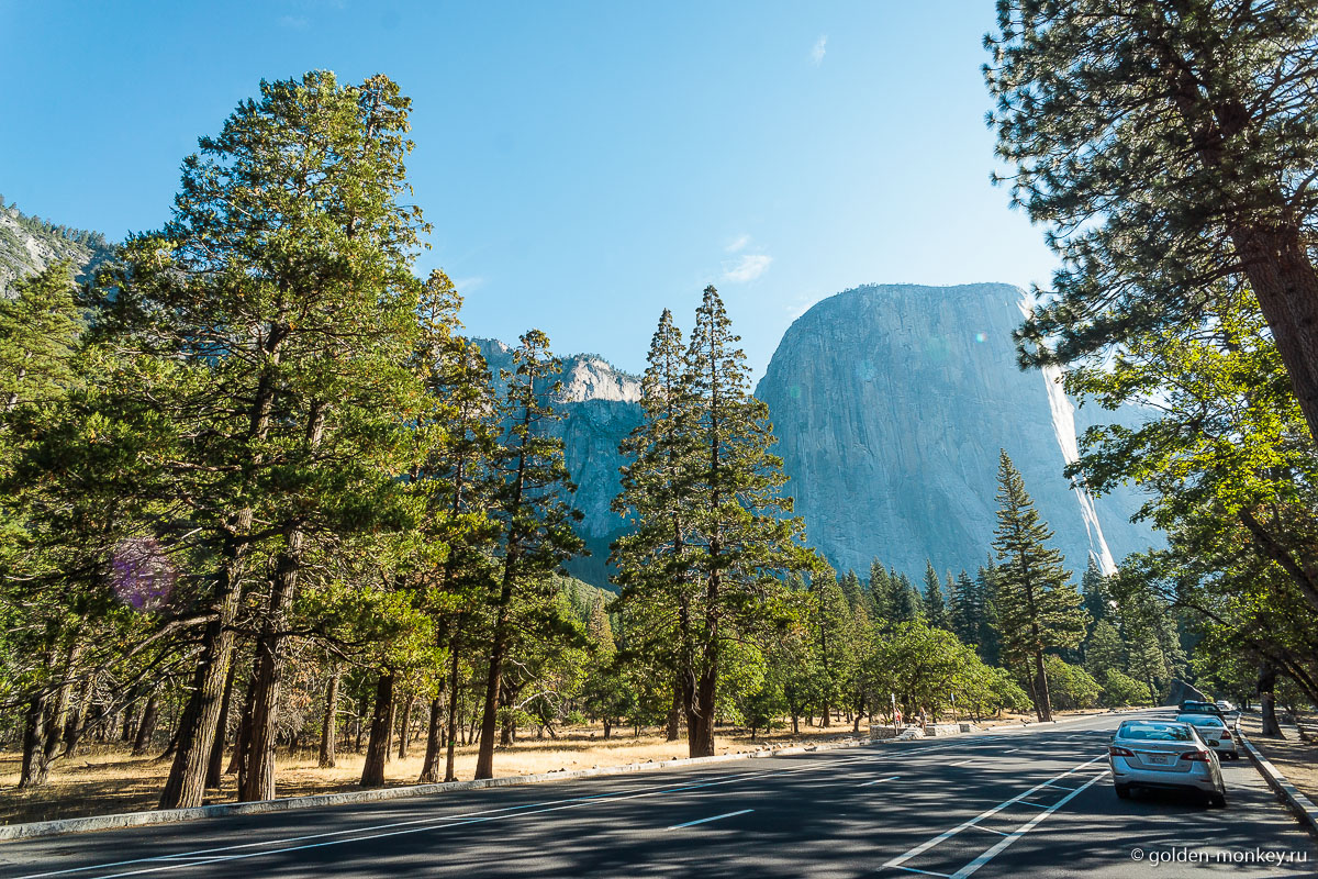 Отвесная скала Эль-Капитан, которую любят покорять альпинисты Отвесная скала Эль-Капитан, которую любят покорять альпинисты