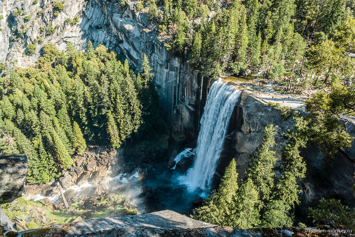 Вернал-фол с высоты тропы Джона Мьюра Вернал-фол с высоты тропы Джона Мьюра